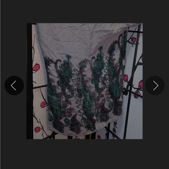 Banana Republic Paisley Flowy Tunic Silk Blouse - Picture 5 of 6